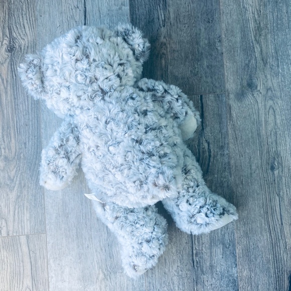 FAO Schwartz 2017 plush bear bow tie - Picture 3 of 8